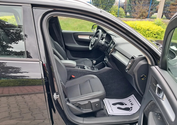 Volvo XC 40 cena 83900 przebieg: 197000, rok produkcji 2018 z Maków Podhalański małe 529